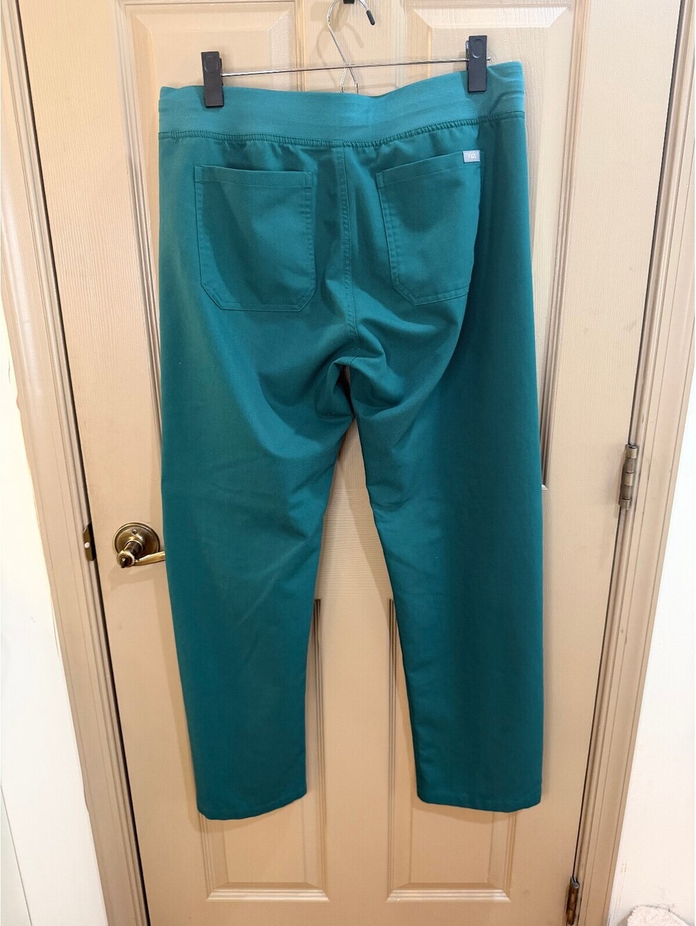 FIGS Livingston Basic Scrub Pants – Forest Green – Size M 🌲💚 - Picture 3 of 6